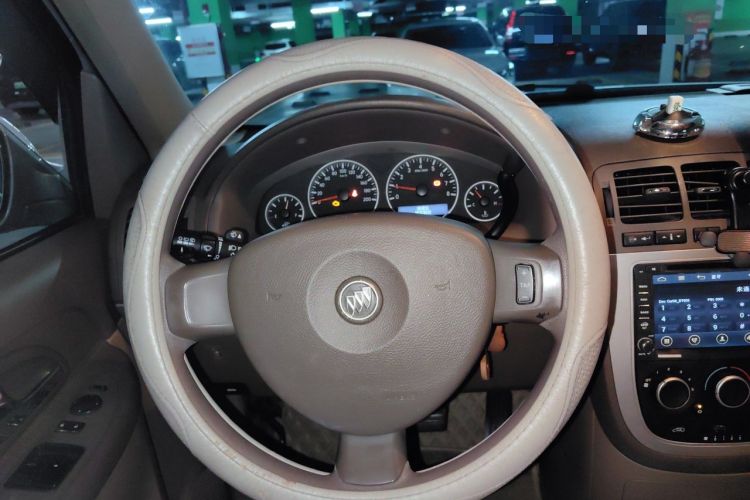 Used Buick GL8 2014 2.4L Classic Edition Steering Wheel