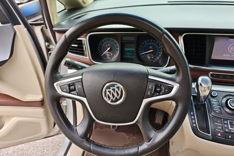 Used Buick GL8 2014 3.0L GT Luxury Business Haoya Edition Steering Wheel