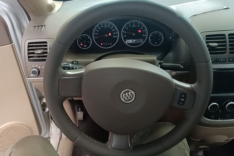 Used Buick GL8 2014 2.4L Classic Edition Steering Wheel