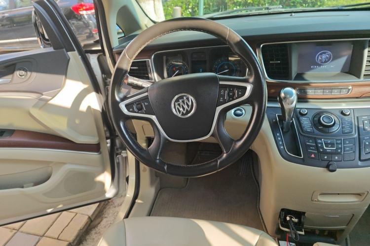 Used Buick GL8 2014 3.0L GT Luxury Business Haoya Edition Steering Wheel