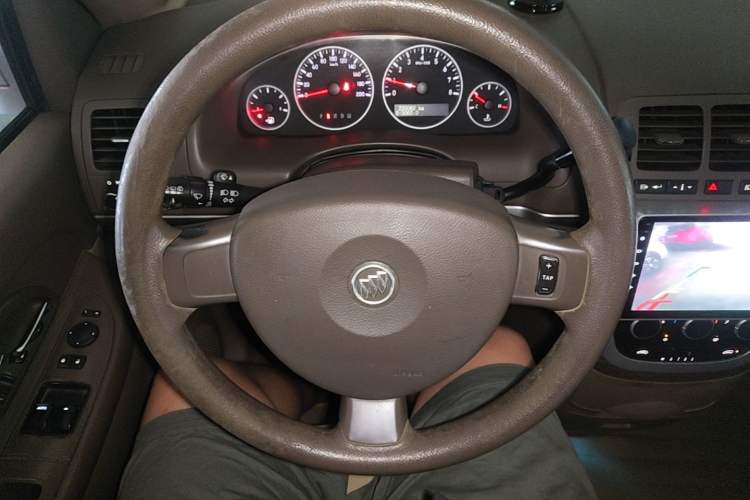 Used Buick GL8 2014 2.4L Classic Edition Steering Wheel