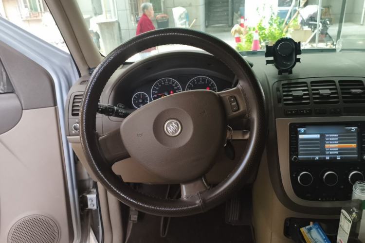 Used Buick GL8 2014 2.4L Comfort Edition Steering Wheel