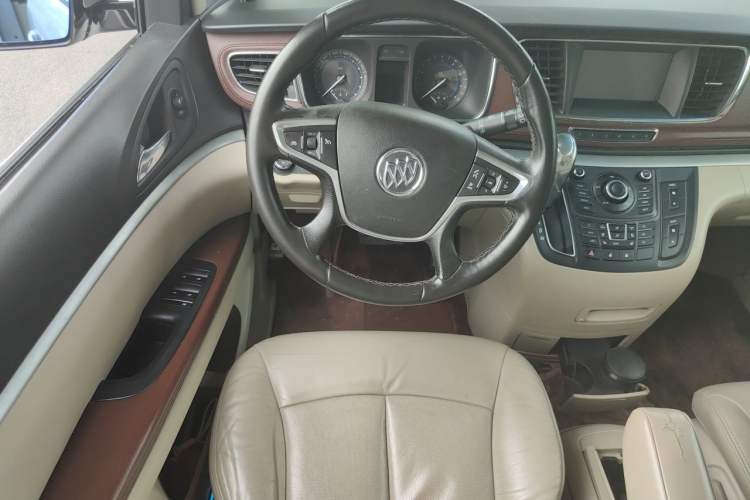 Used Buick GL8 2014 3.0L XT Luxury Business Flagship Edition Steering Wheel
