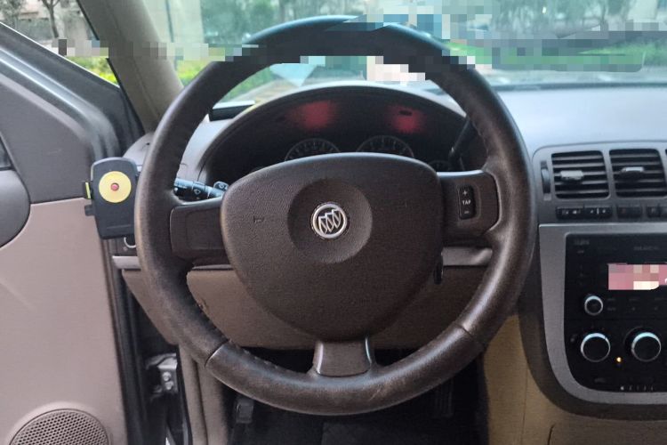Used Buick GL8 2014 2.4L Comfort Edition Steering Wheel