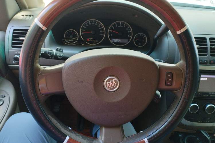 Used Buick GL8 2014 2.4L Classic Edition Steering Wheel