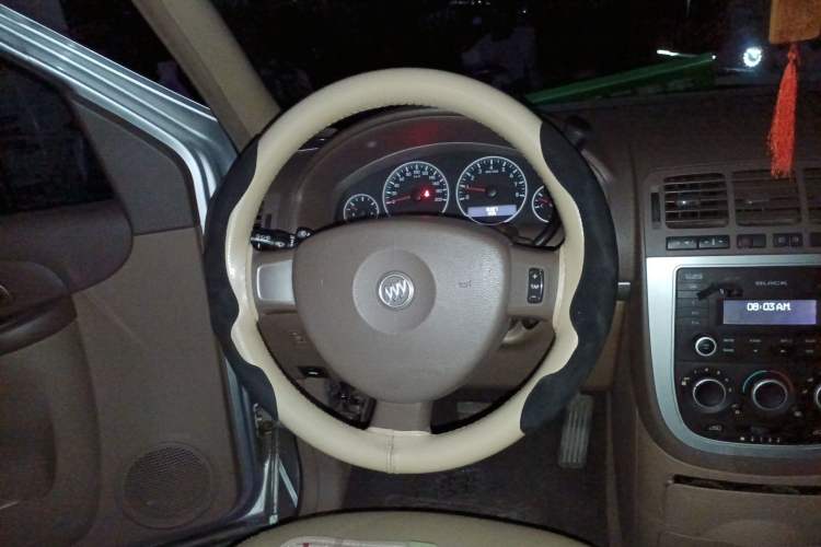 Used Buick GL8 2014 2.4L Classic Edition Steering Wheel