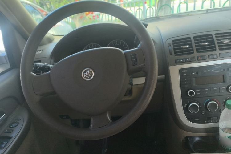 Used Buick GL8 2014 2.4L Comfort Edition Steering Wheel