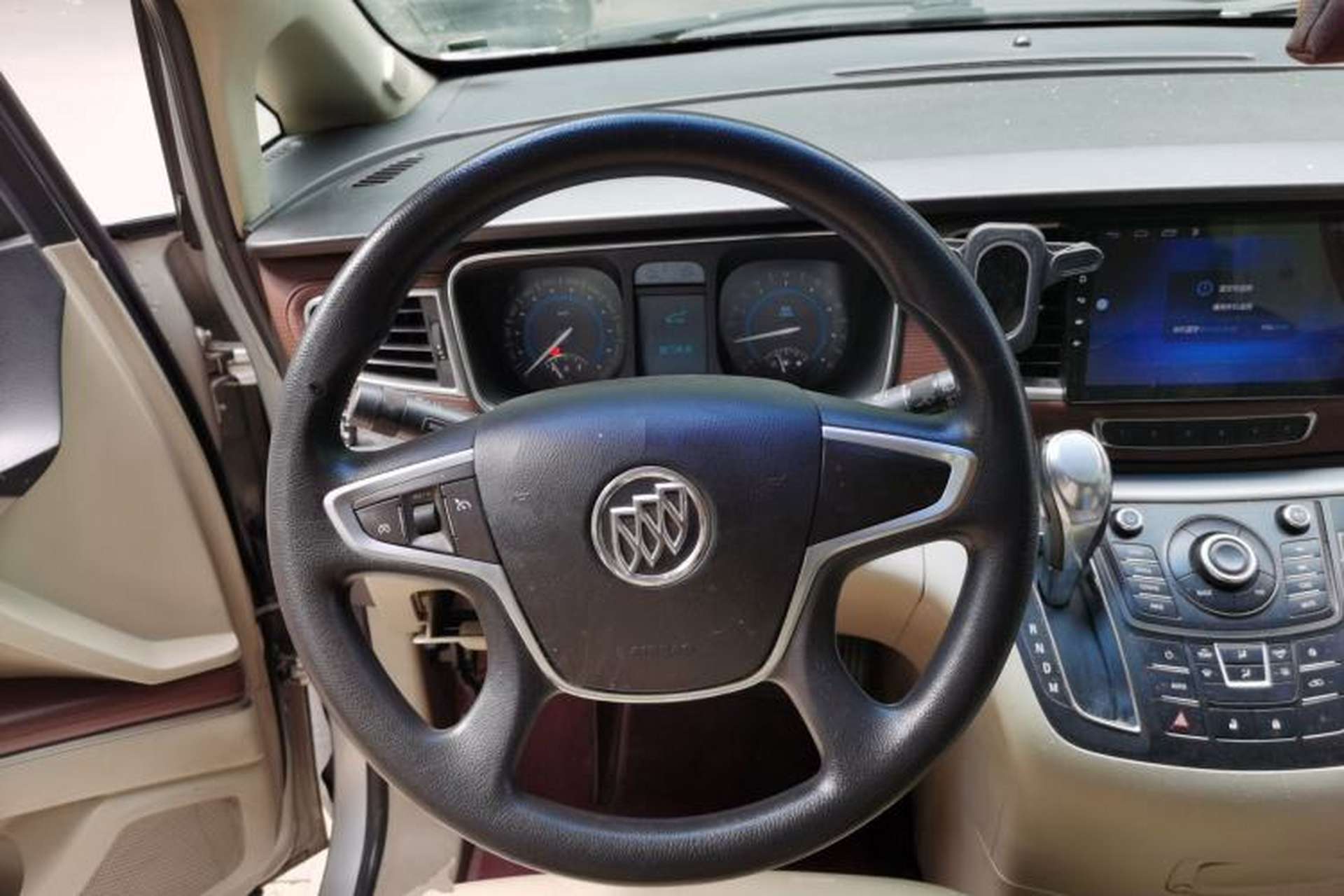 Used Buick GL8 2014 2.4L CT Luxury Business Comfort Edition Steering Wheel