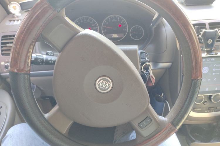 Used Buick GL8 2014 2.4L Classic Edition Steering Wheel