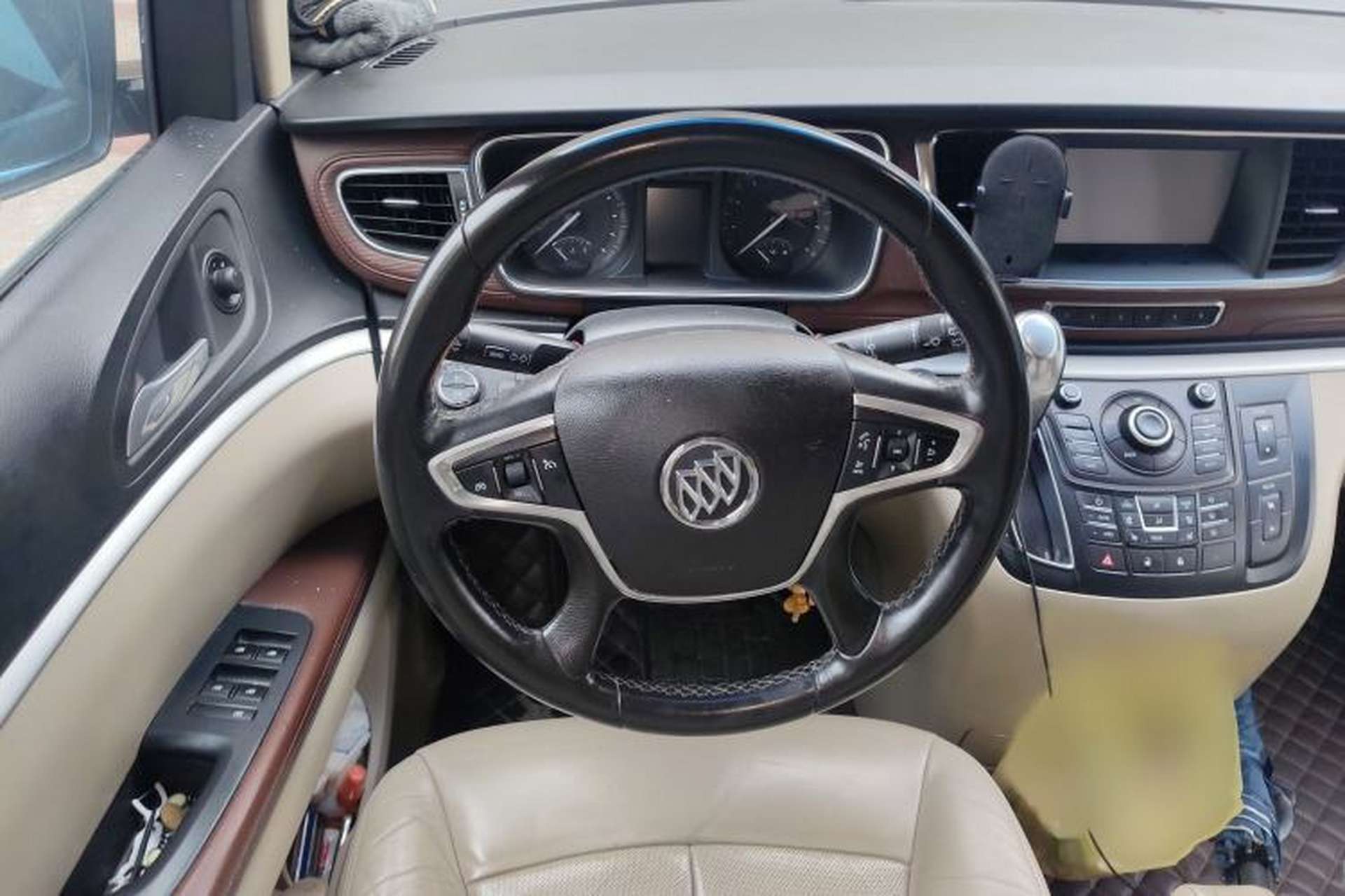 Used Buick GL8 2014 3.0L XT Luxury Business Flagship Edition Steering Wheel