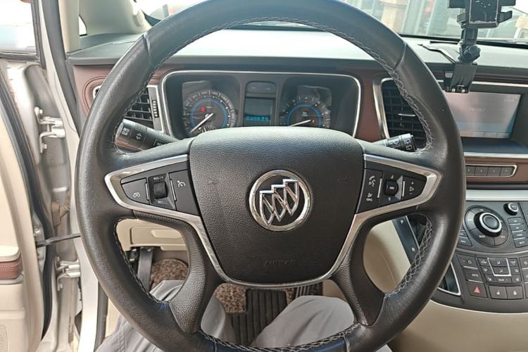 Used Buick GL8 2014 3.0L GT Luxury Business Haoya Edition Steering Wheel