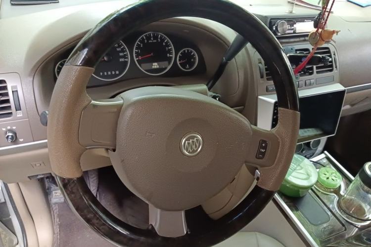 Used Buick GL8 2014 2.4L Comfort Edition Steering Wheel