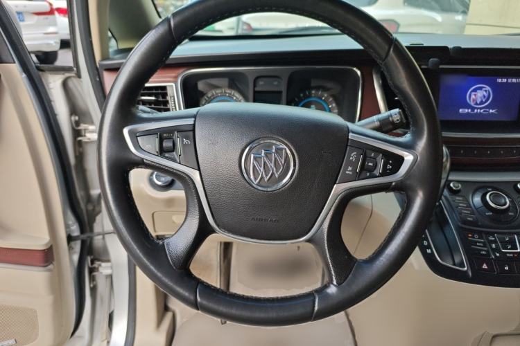Used Buick GL8 2014 3.0L XT Luxury Business Flagship Edition Steering Wheel