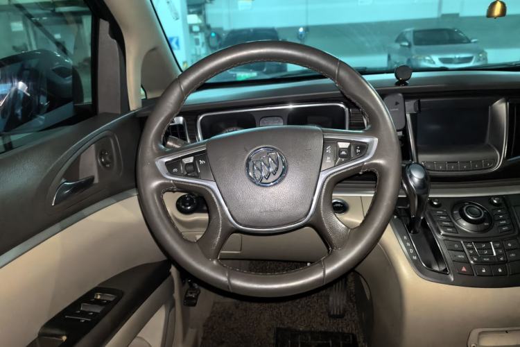 Used Buick GL8 2014 3.0L GT Luxury Business Haoya Edition Steering Wheel