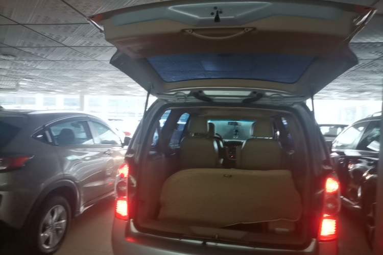 Used Buick GL8 2014 2.4L Classic Edition Trunk