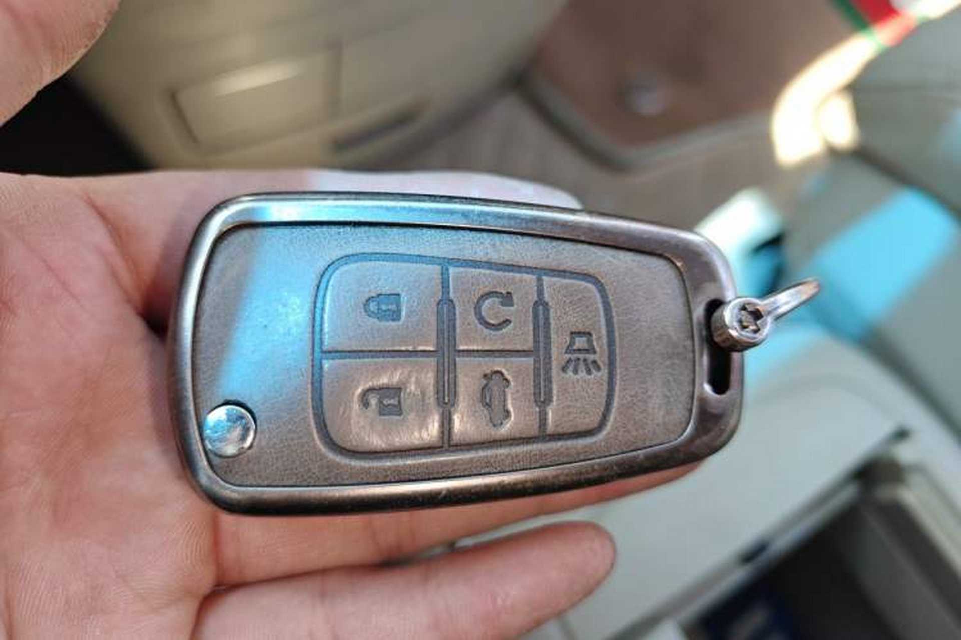 Used Buick GL8 2014 3.0L GT Luxury Business Haoya Edition Vehicle Key