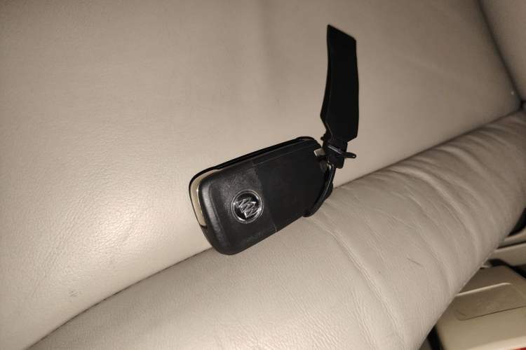 Used Buick GL8 2014 3.0L GT Luxury Business Haoya Edition Vehicle Key