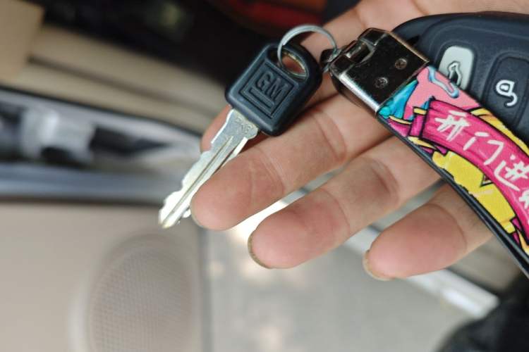 Used Buick GL8 2014 2.4L Classic Edition Vehicle Key