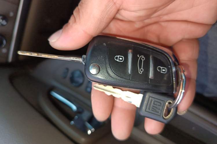 Used Buick GL8 2014 2.4L Classic Edition Vehicle Key