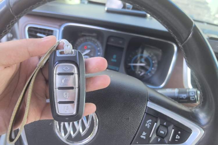 Used Buick GL8 2014 2.4L LT Luxury Business Executive Edition Vehicle Key