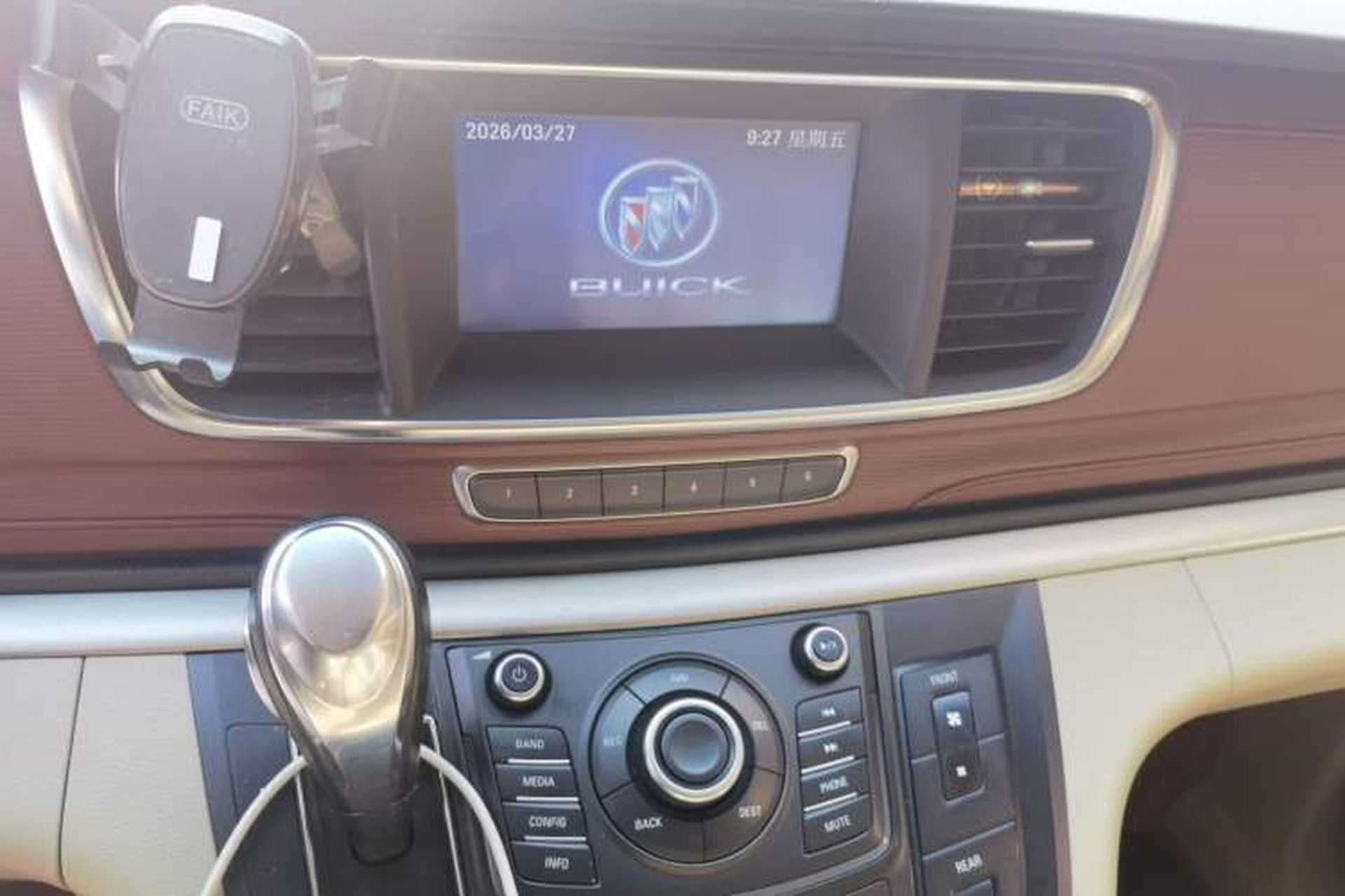 Used Buick GL8 2014 3.0L GT Luxury Business Haoya Edition Audio And AC Panel