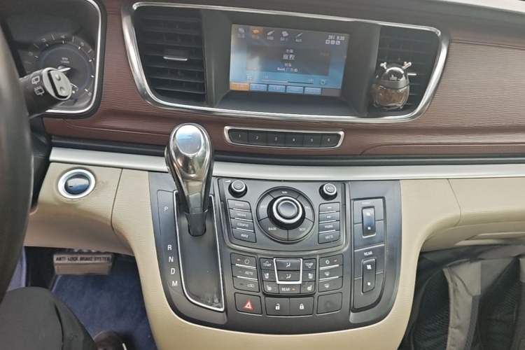 Used Buick GL8 2014 3.0L XT Luxury Business Flagship Edition Audio And AC Panel
