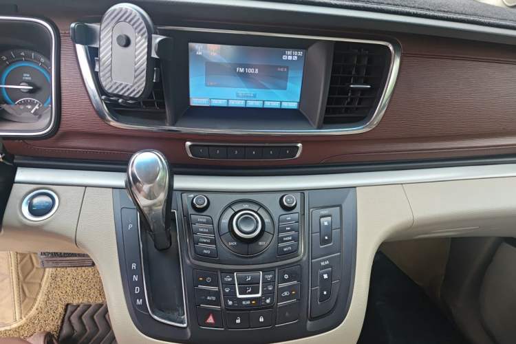 Used Buick GL8 2014 3.0L GT Luxury Business Haoya Edition Audio And AC Panel