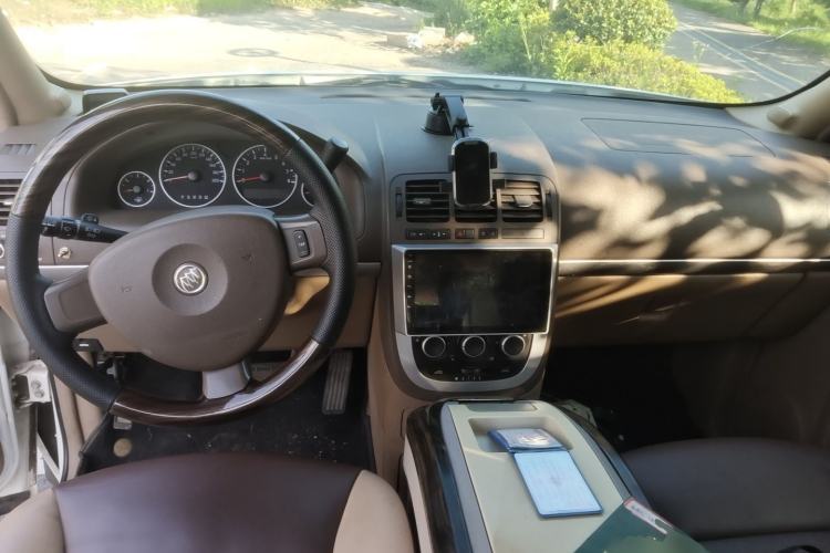 Used Buick GL8 2014 2.4L Comfort Edition Center Console