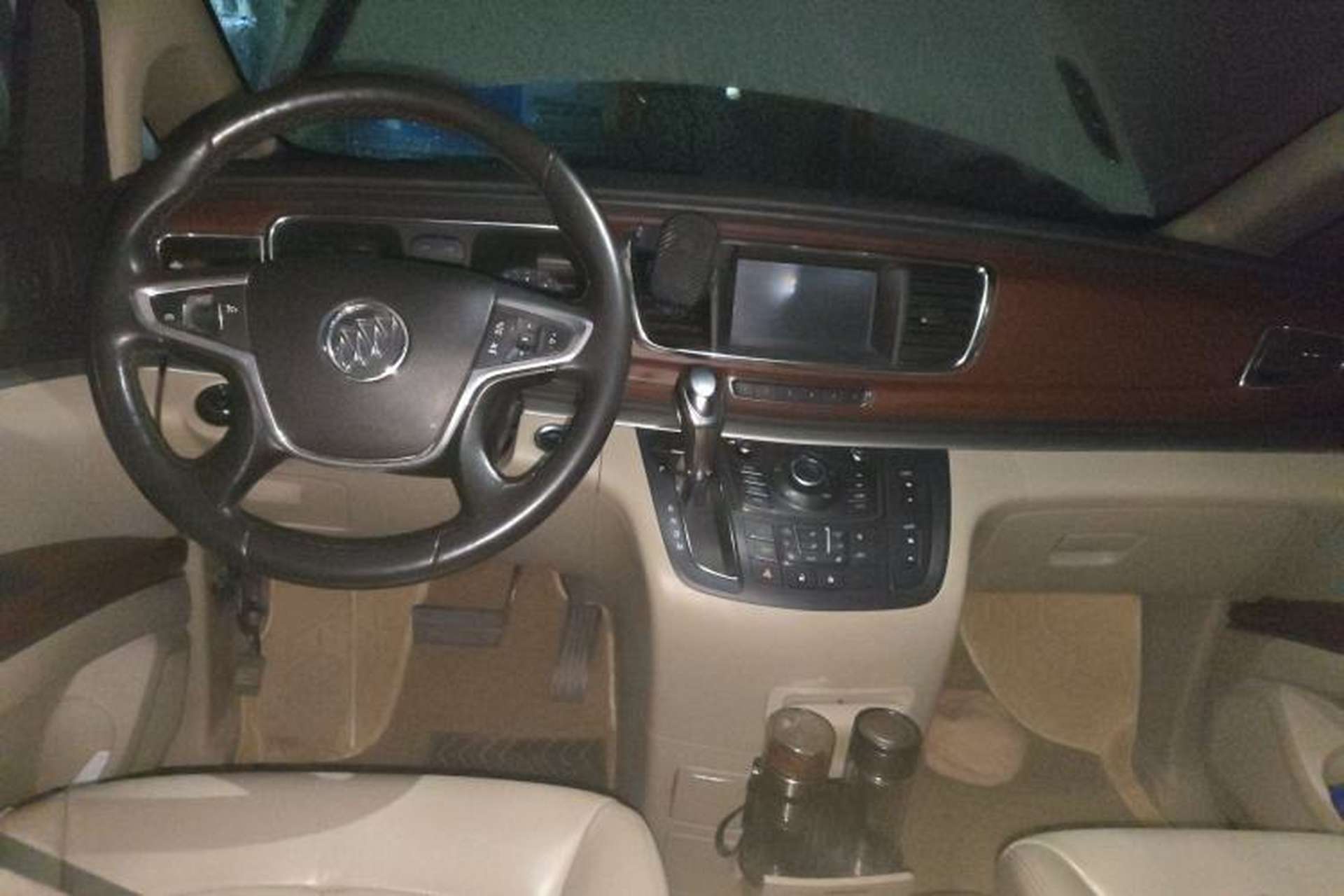 Used Buick GL8 2014 3.0L GT Luxury Business Haoya Edition Center Console