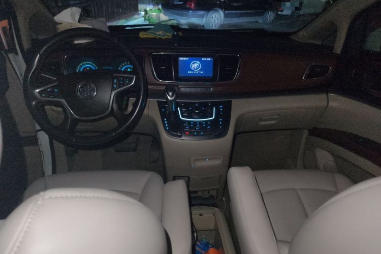 Used Buick GL8 2014 2.4L Executive Edition Center Console