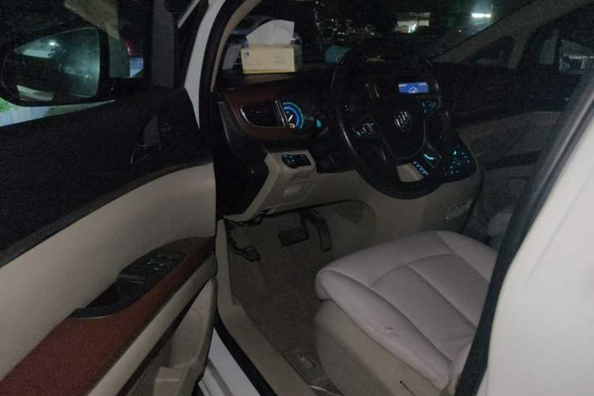 Used Buick GL8 2014 2.4L Executive Edition Driver Seat