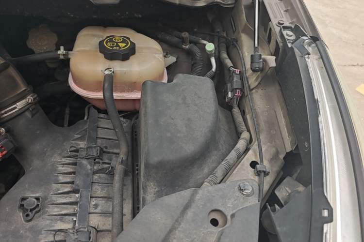 Used Buick GL8 2014 3.0L XT Luxury Business Flagship Edition Engine Bay Left