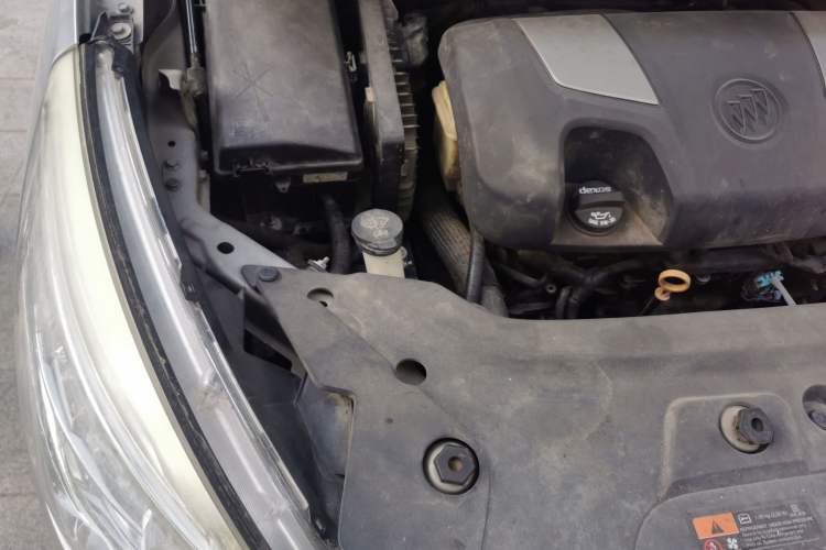 Used Buick GL8 2014 3.0L XT Luxury Business Flagship Edition Engine Bay Right