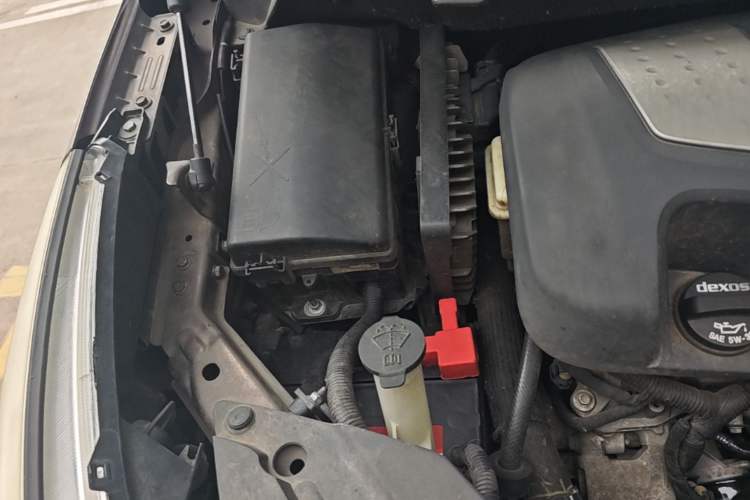 Used Buick GL8 2014 3.0L XT Luxury Business Flagship Edition Engine Bay Right