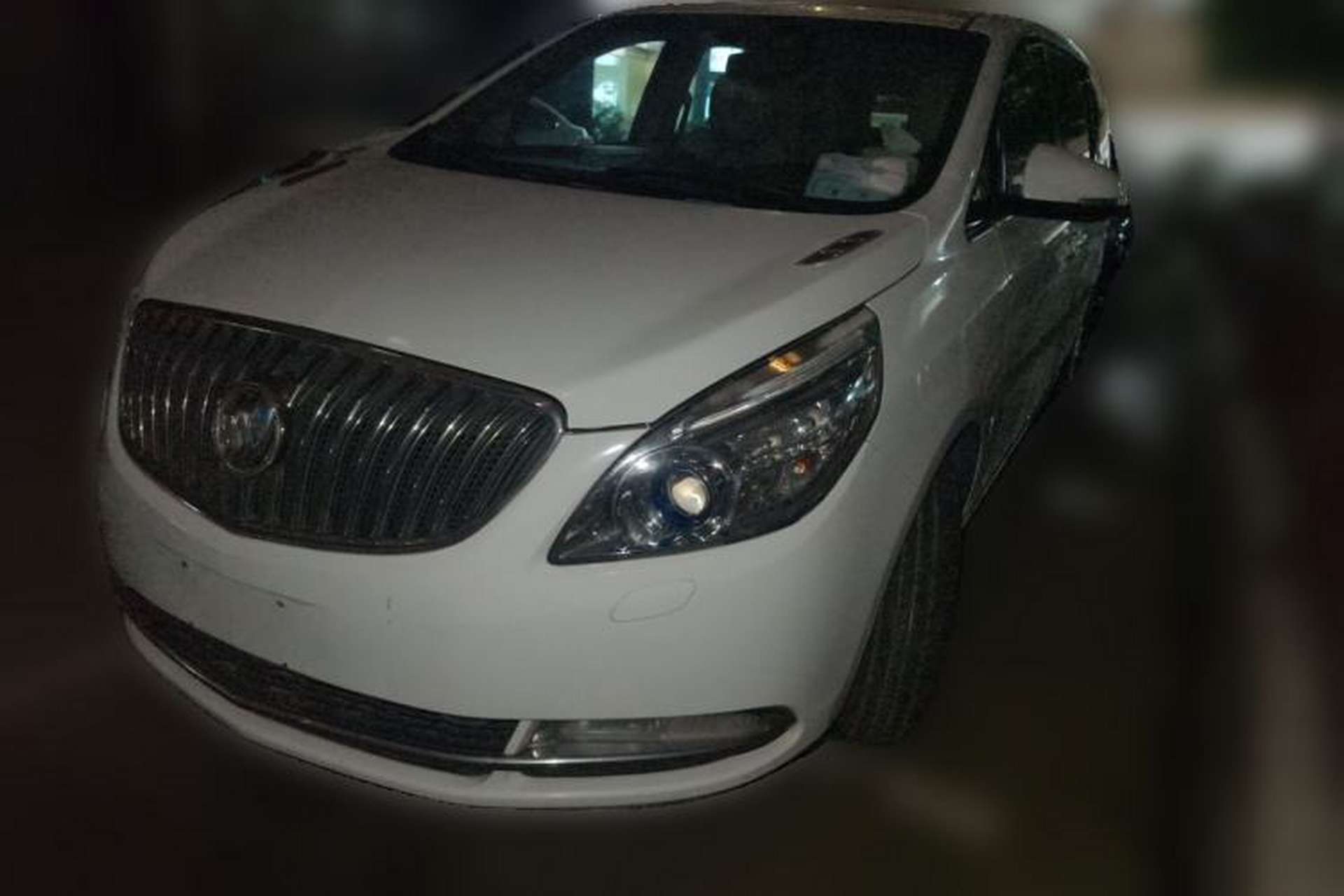 Used Buick GL8 2014 2.4L Executive Edition Front Left 45 Deg