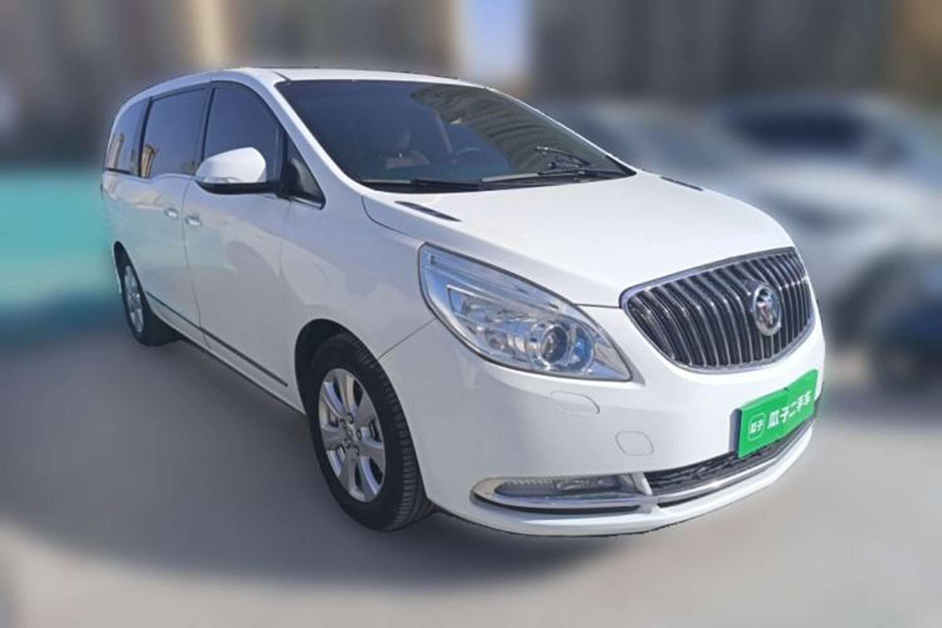 Used Buick GL8 2014 3.0L XT Luxury Business Flagship Edition Front Right 45 Deg