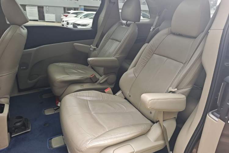 Used Buick GL8 2014 3.0L XT Luxury Business Flagship Edition Left Rear Seat