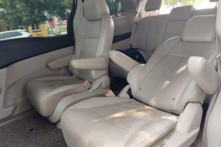 Used Buick GL8 2014 3.0L GT Luxury Business Haoya Edition Left Rear Seat