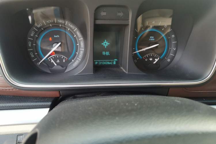 Used Buick GL8 2014 3.0L XT Luxury Business Flagship Edition Odometer Close Up