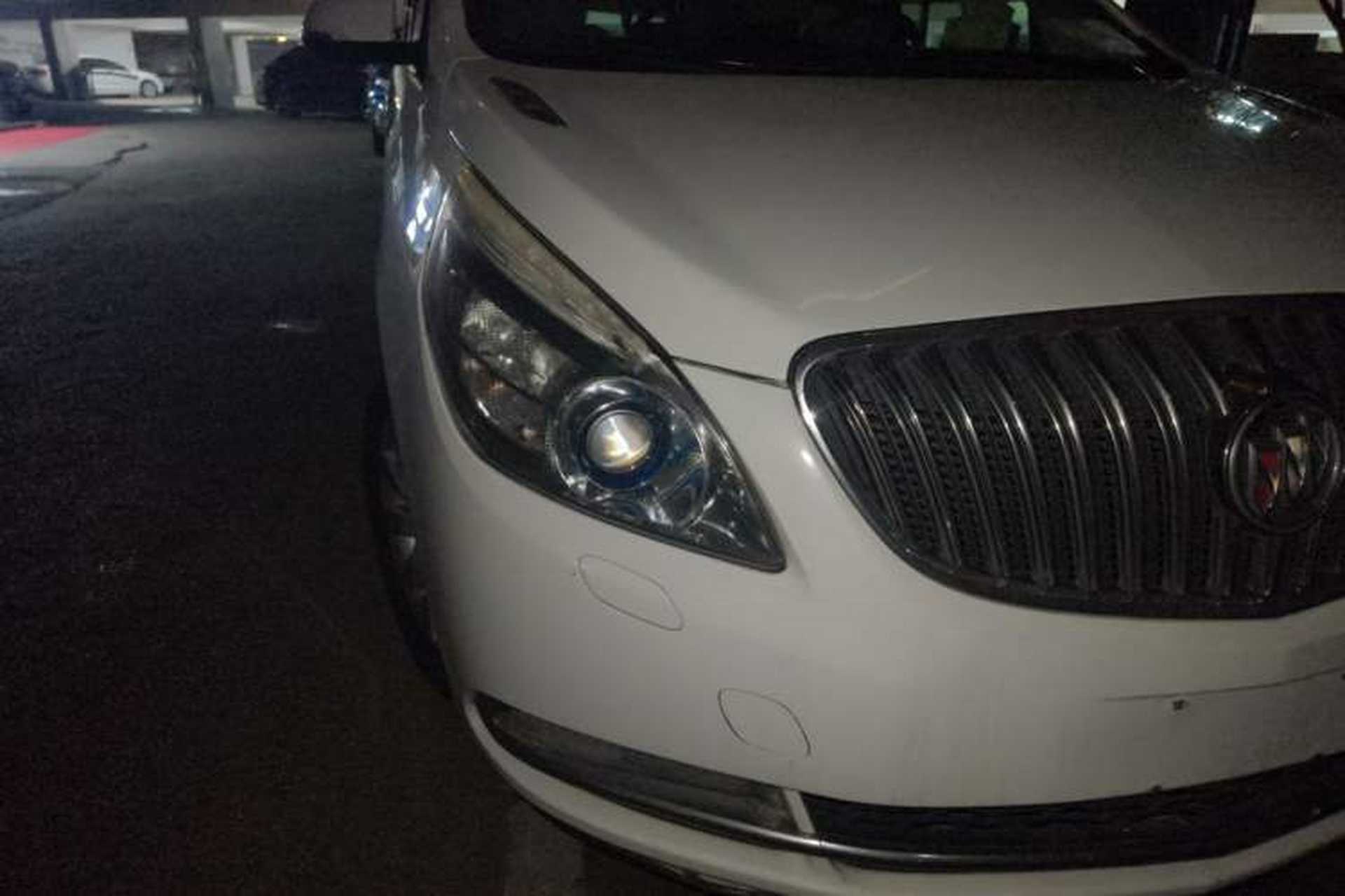 Used Buick GL8 2014 2.4L Executive Edition Right Front Headlight
