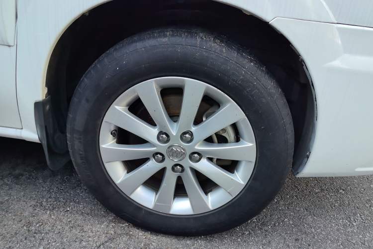 Used Buick GL8 2014 2.4L Classic Edition Right Front Wheel Hub