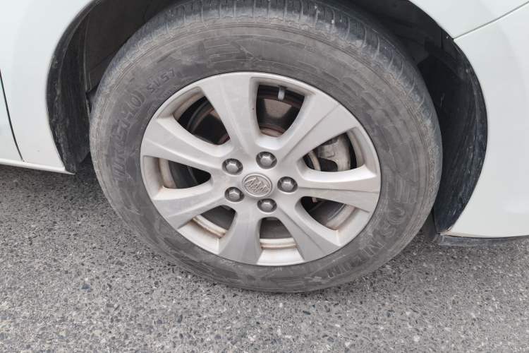 Used Buick GL8 2014 3.0L XT Luxury Business Flagship Edition Right Front Wheel Hub