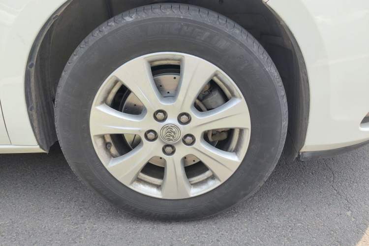 Used Buick GL8 2014 3.0L GT Luxury Business Haoya Edition Right Front Wheel Hub