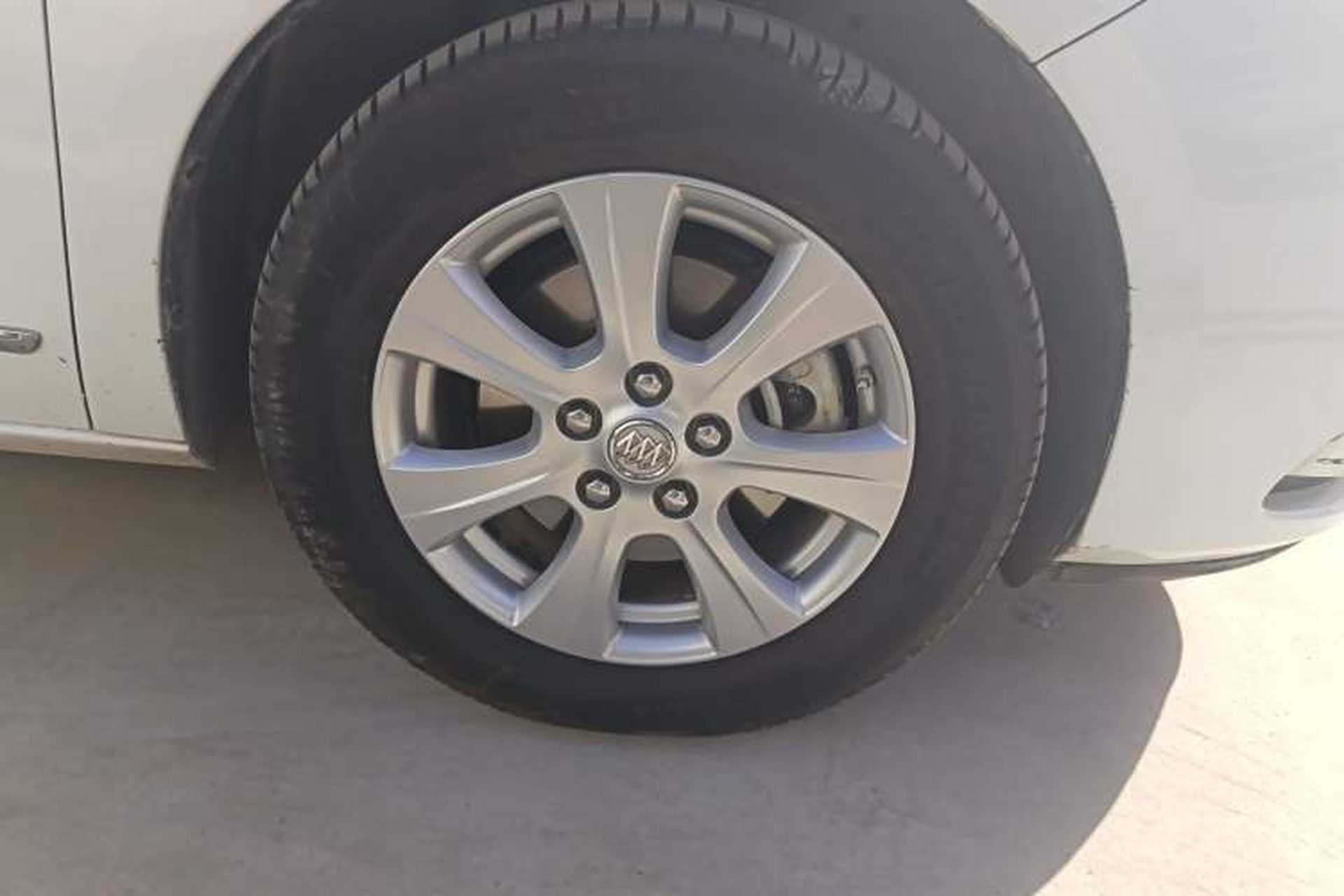Used Buick GL8 2014 3.0L XT Luxury Business Flagship Edition Right Front Wheel Hub