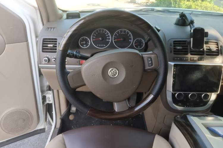 Used Buick GL8 2014 2.4L Comfort Edition Steering Wheel