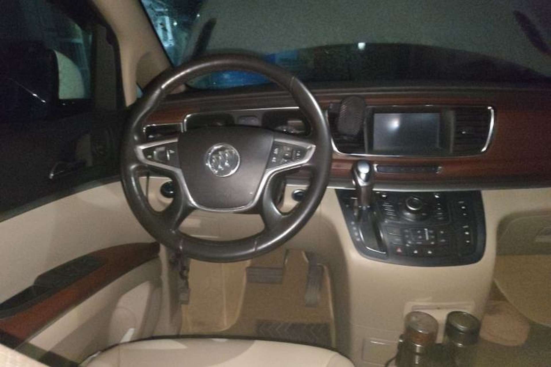 Used Buick GL8 2014 3.0L GT Luxury Business Haoya Edition Steering Wheel