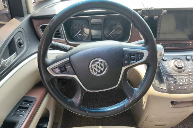 Used Buick GL8 2014 3.0L GT Luxury Business Haoya Edition Steering Wheel