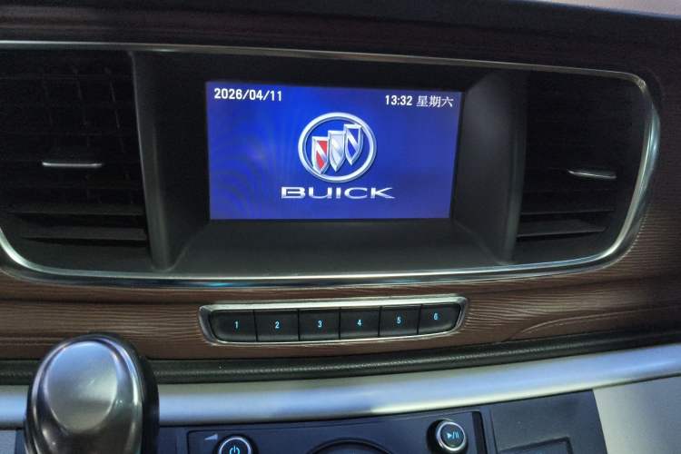 Used Buick GL8 2014 3.0L GT Luxury Business Haoya Edition Audio And AC Panel