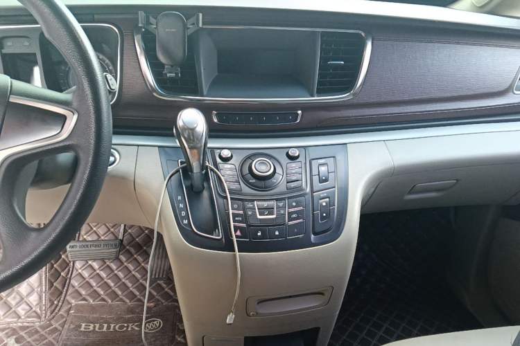 Used Buick GL8 2014 2.4L CT Luxury Business Comfort Edition Audio And AC Panel
