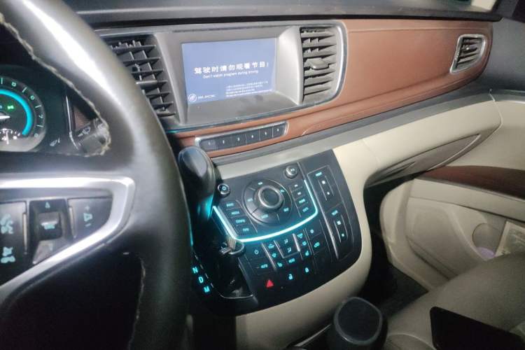 Used Buick GL8 2014 3.0L GT Luxury Business Haoya Edition Audio And AC Panel
